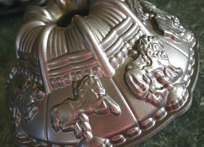 Nordic Ware CAROUSEL BUNDT Cake PAN 10 Cup Cast Aluminum 3d Mold Jello  Horses