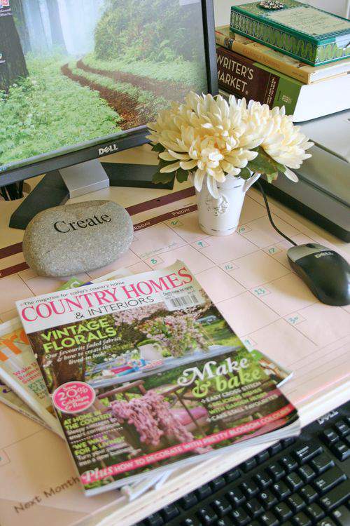Blog daisies desk3