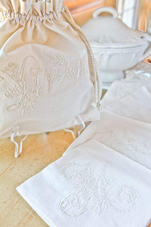 Blog vintage linens close2