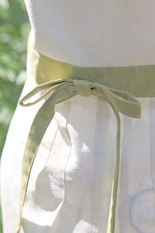 Blog kitty apron bow2