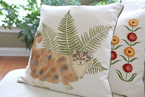 Blog kitty apron pillow2