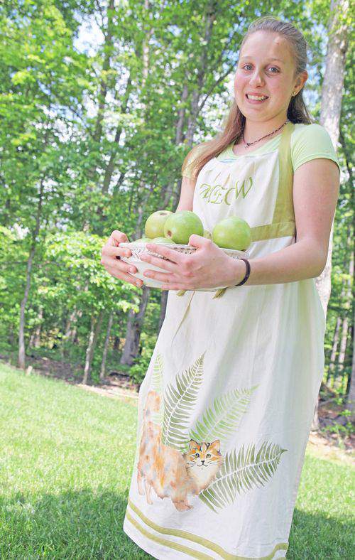 BLOG KITTY APRON open
