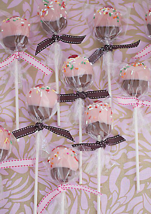 Cupcake cake pop wrapped