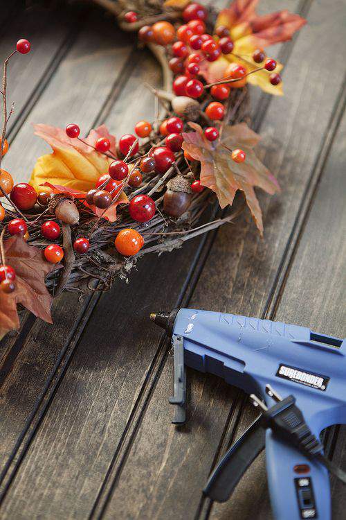 making a Fall wreath