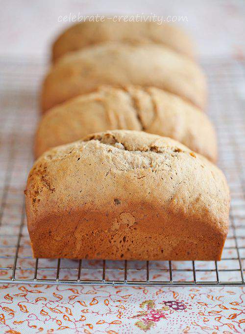 banana bread loaves