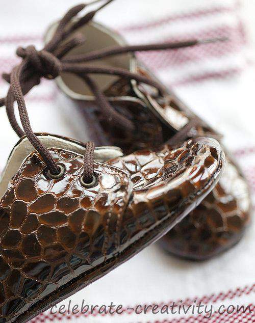 Blog tree ornaments shoes2