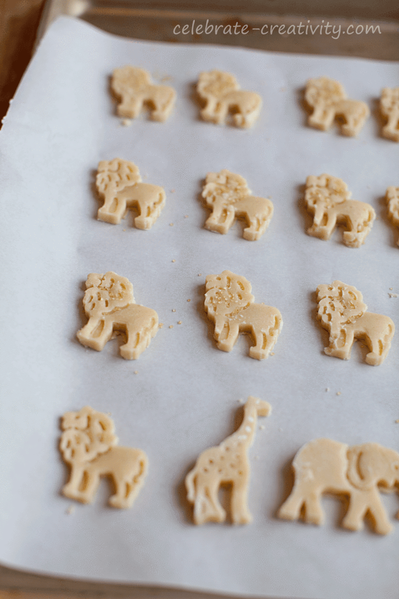 Animal-crackers-tray