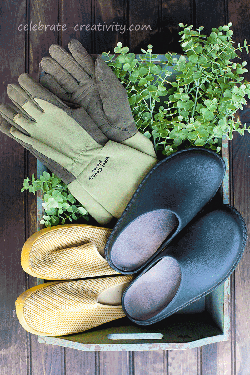 Tools-for-gardening-cloggs2