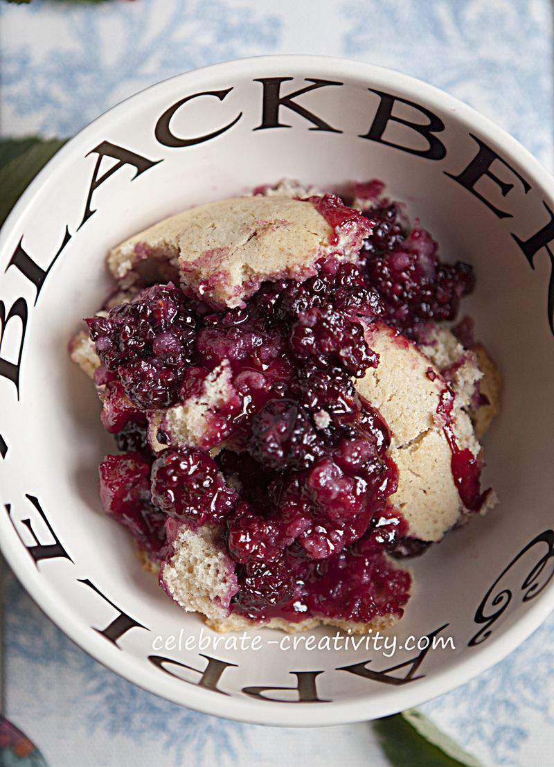 Blackberries and bowl