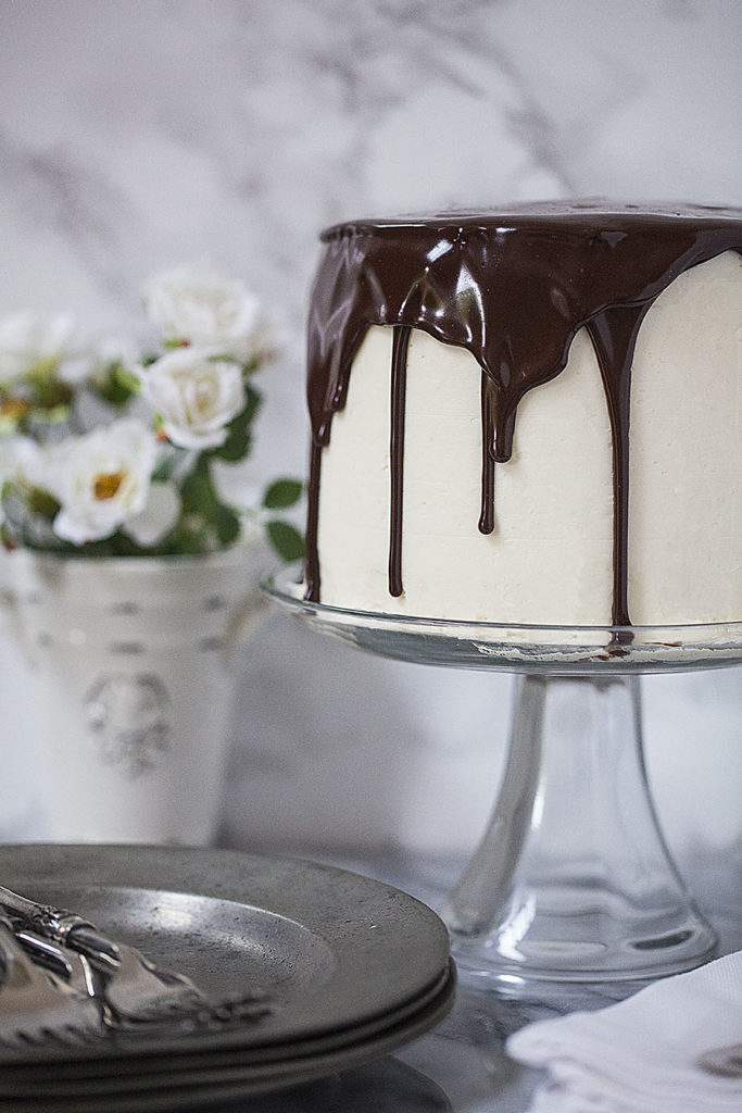 white cake chocolate topping