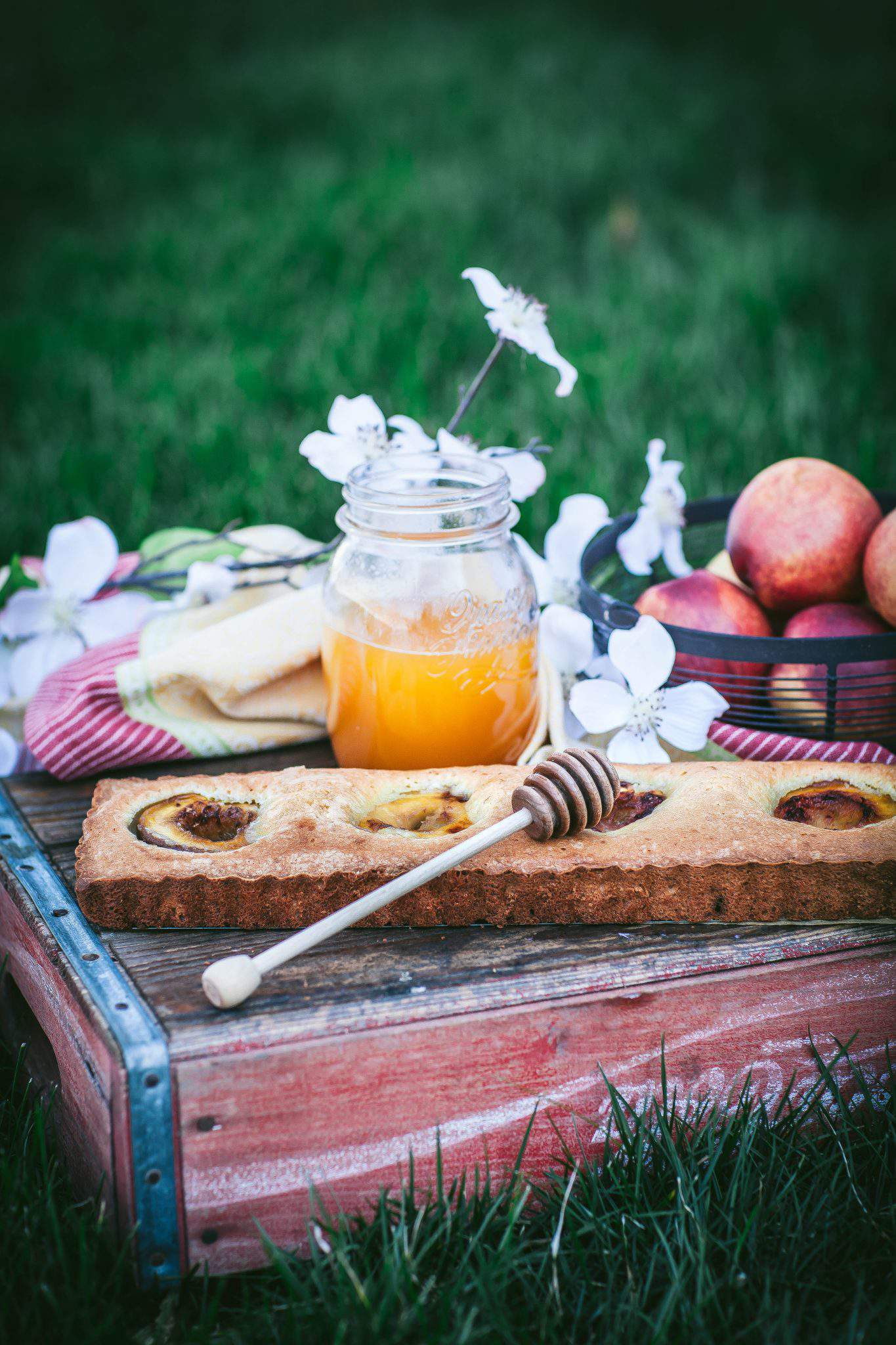 tart with nectarines