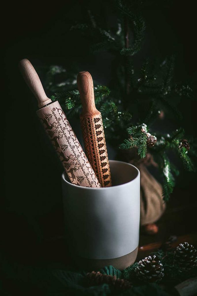 Gingerbread Cookies Made with an Embossed Rolling Pin – creative cookie  press