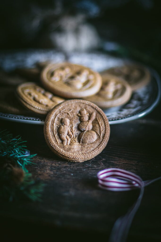 molded gingerbread cookies