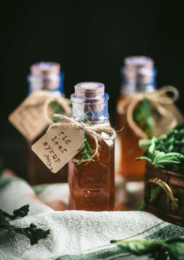jars of fig leaf syrup